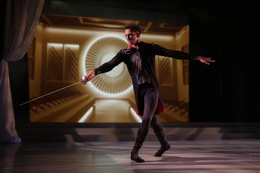 Capulets Act1 Scene3 Armory