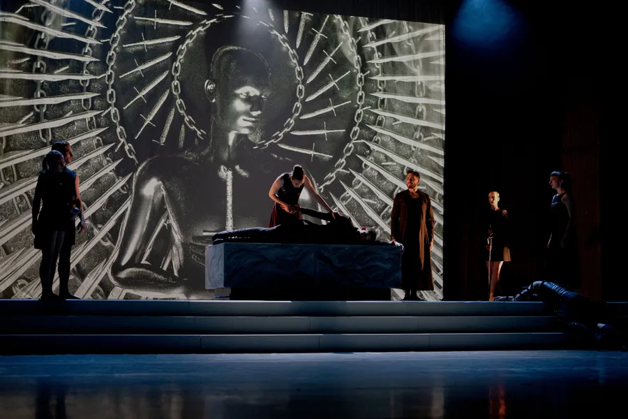 Capulets Act2 Scene4 Verona Township 2