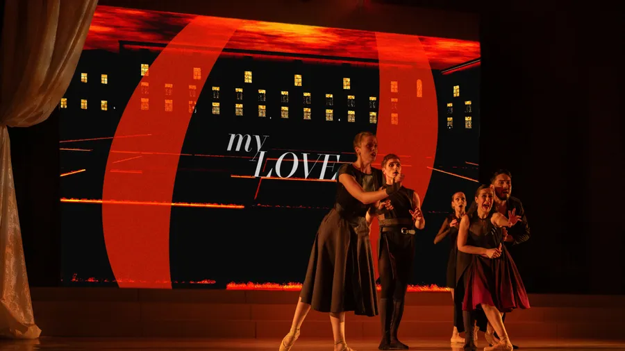 Capulets Act2 Scene4 Verona Township