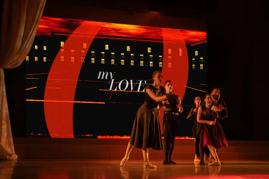 Capulets Act2 Scene4 Verona Township