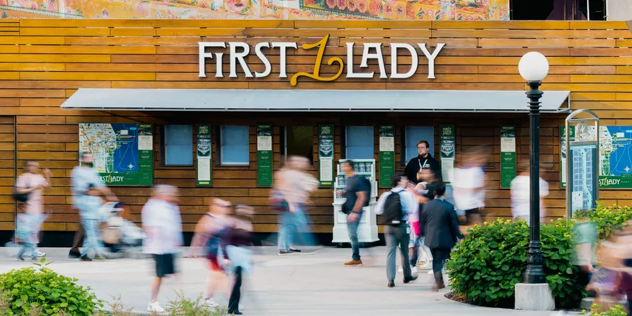 Span First Lady Chicago River Cruise Brand 6