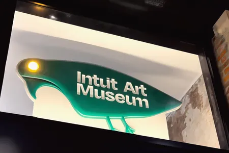 Span Intuit Signage Bird 01