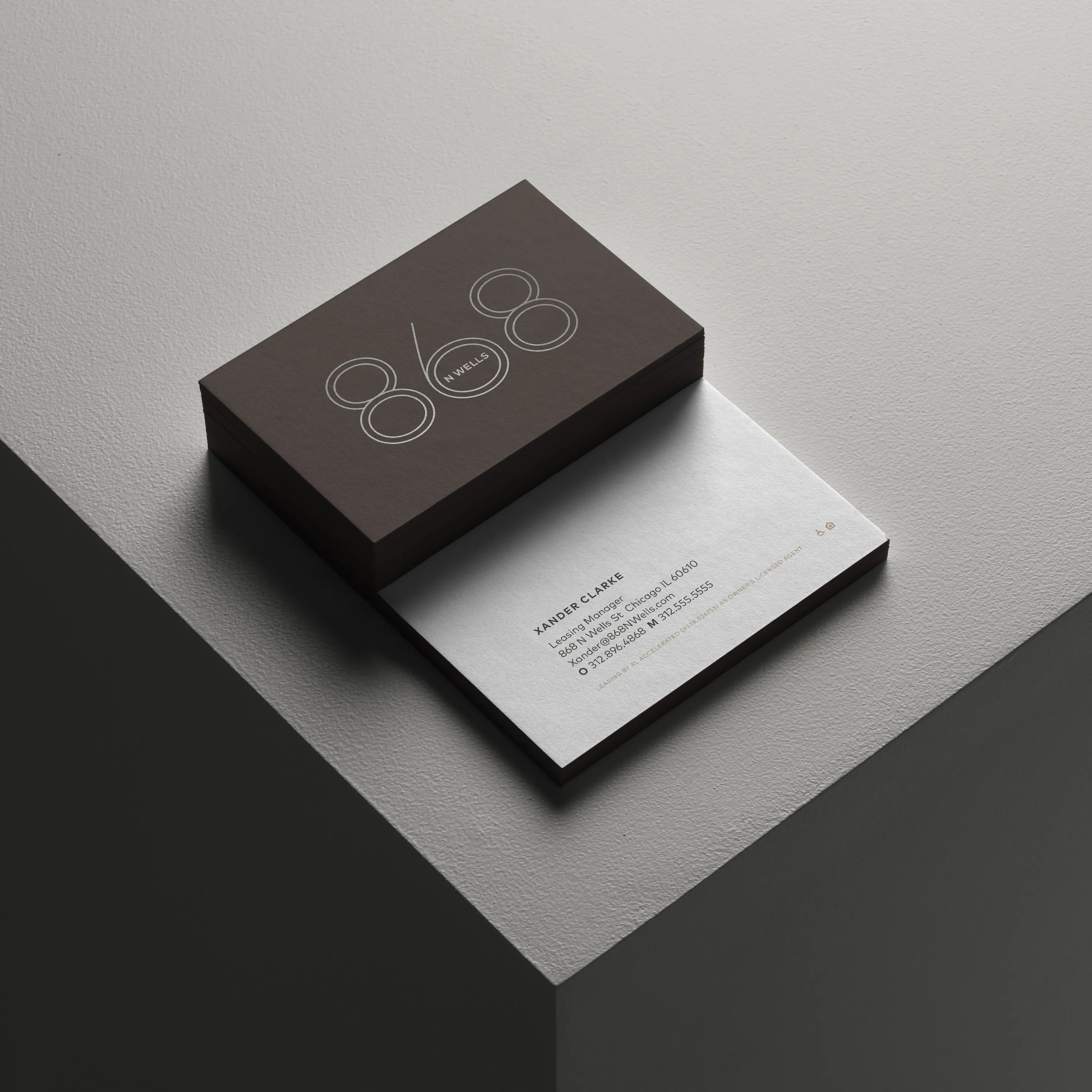 868 N Wells Business Card 1 zm